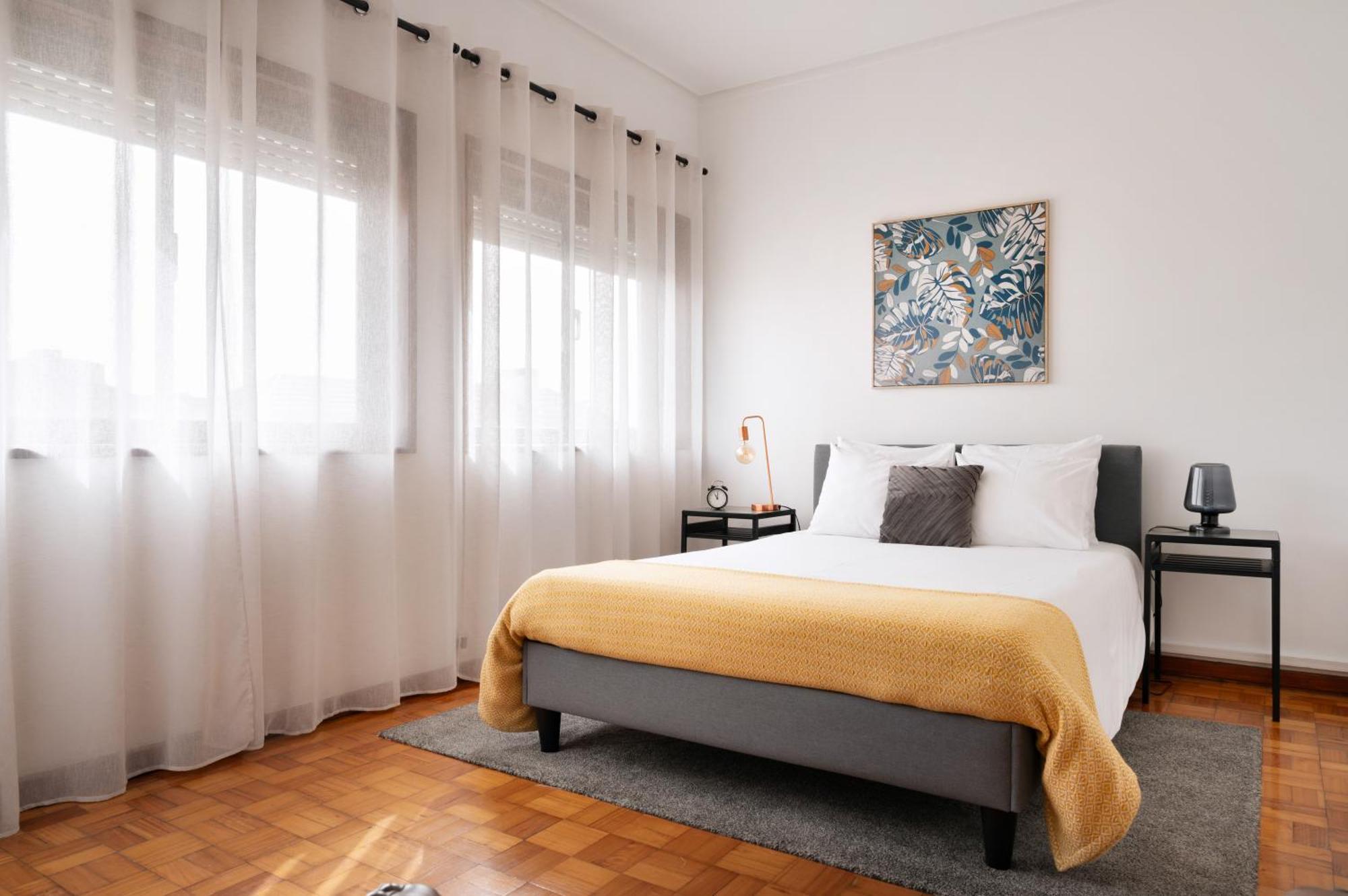 ! Luminous 2Br Top Floor ! Praca Da Republica Porto Eksteriør billede